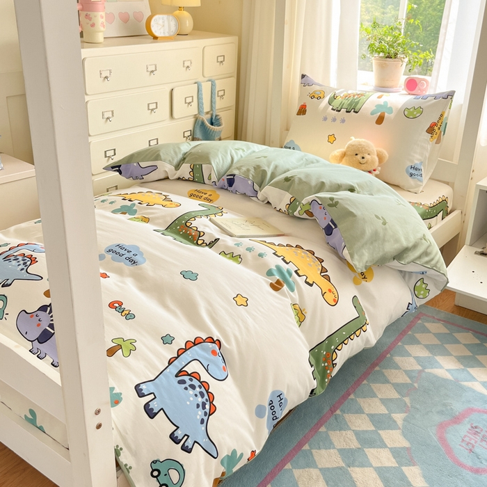 91家纺网 家纺一手货源 找家纺 寻米 2025新款全棉印花学生季学生三件套 恐龙乐园