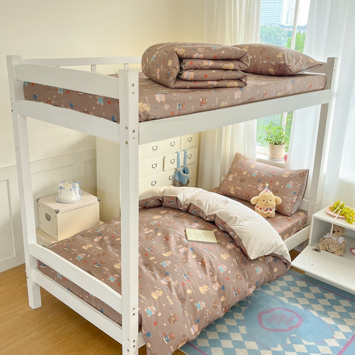 91家纺网 家纺一手货源 找家纺 寻米 2025新款全棉印花学生季学生三件套 小熊的一天-咖色