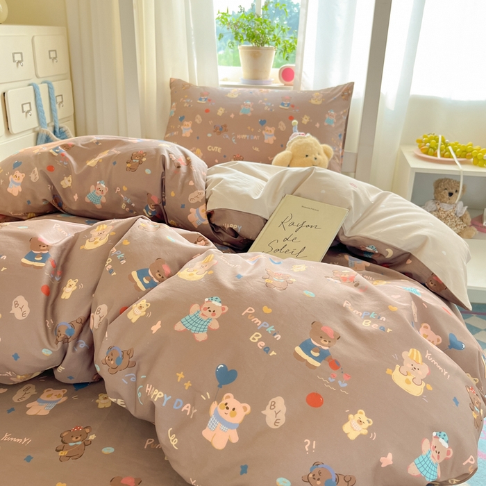 91家纺网 家纺一手货源 找家纺 寻米 2025新款全棉印花学生季学生三件套 小熊的一天-咖色