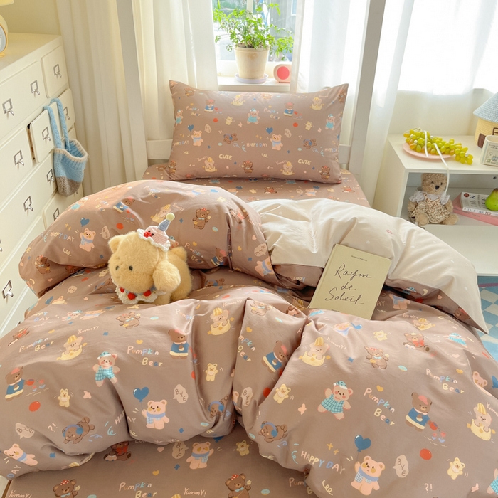 91家纺网 家纺一手货源 找家纺 寻米 2025新款全棉印花学生季学生三件套 小熊的一天-咖色