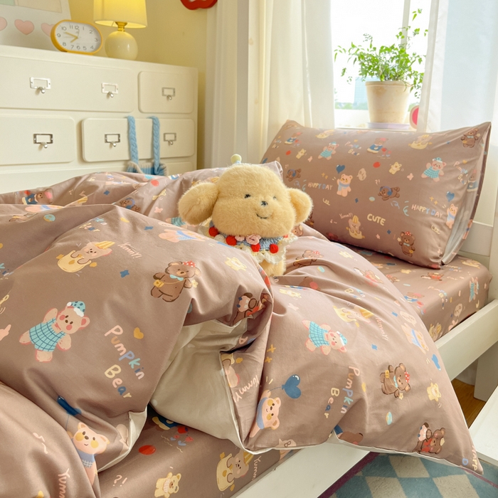 91家纺网 家纺一手货源 找家纺 寻米 2025新款全棉印花学生季学生三件套 小熊的一天-咖色