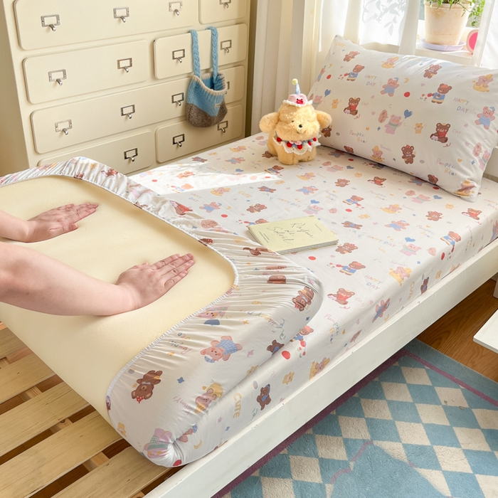 91家纺网 家纺一手货源 找家纺 寻米 2025新款全棉印花学生季学生三件套 小熊的一天-奶油