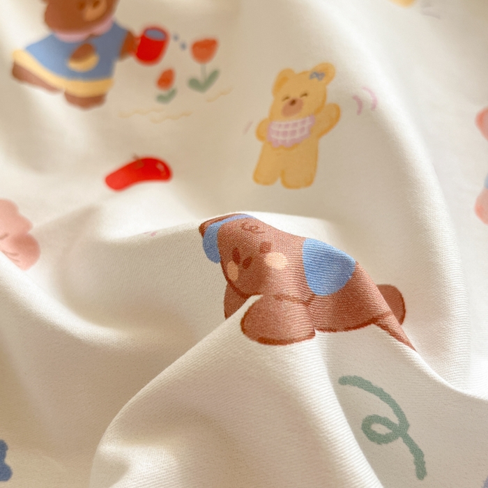 91家纺网 家纺一手货源 找家纺 寻米 2025新款全棉印花学生季学生三件套 小熊的一天-奶油