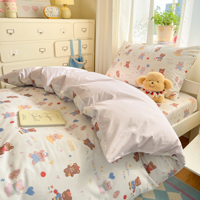 91家纺网 家纺一手货源 找家纺 寻米 2025新款全棉印花学生季学生三件套 小熊的一天-奶油