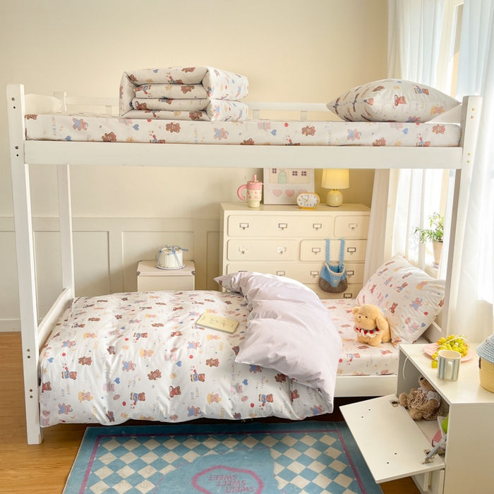 91家纺网 家纺一手货源 找家纺 寻米 2025新款全棉印花学生季学生三件套 小熊的一天-奶油