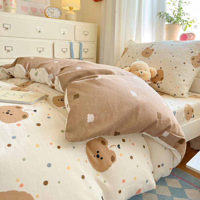 91家纺网 家纺一手货源 找家纺 寻米 2025新款全棉印花学生季学生三件套 小熊软糖