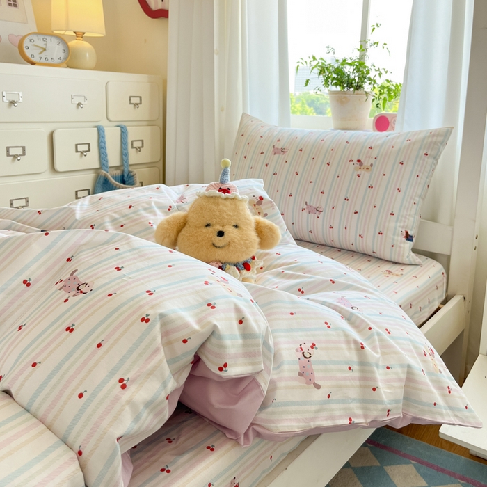 91家纺网 家纺一手货源 找家纺 寻米 2025新款全棉印花学生季学生三件套 樱桃小狗