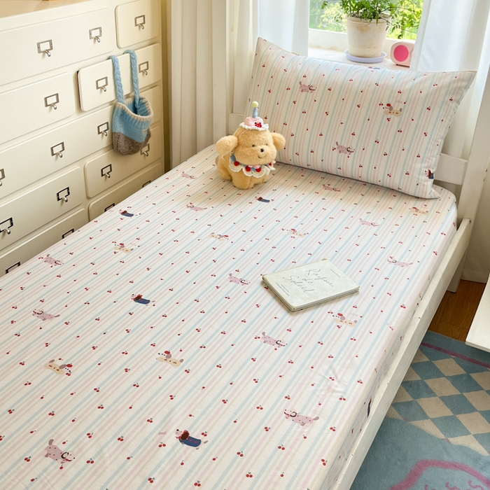 91家纺网 家纺一手货源 找家纺 寻米 2025新款全棉印花学生季学生三件套 樱桃小狗