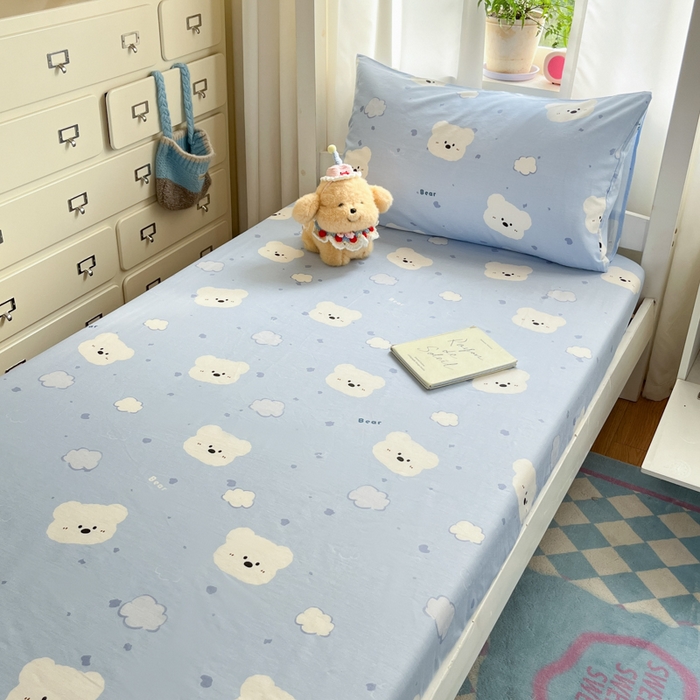 91家纺网 家纺一手货源 找家纺 寻米 2025新款全棉印花学生季学生三件套 云朵小熊