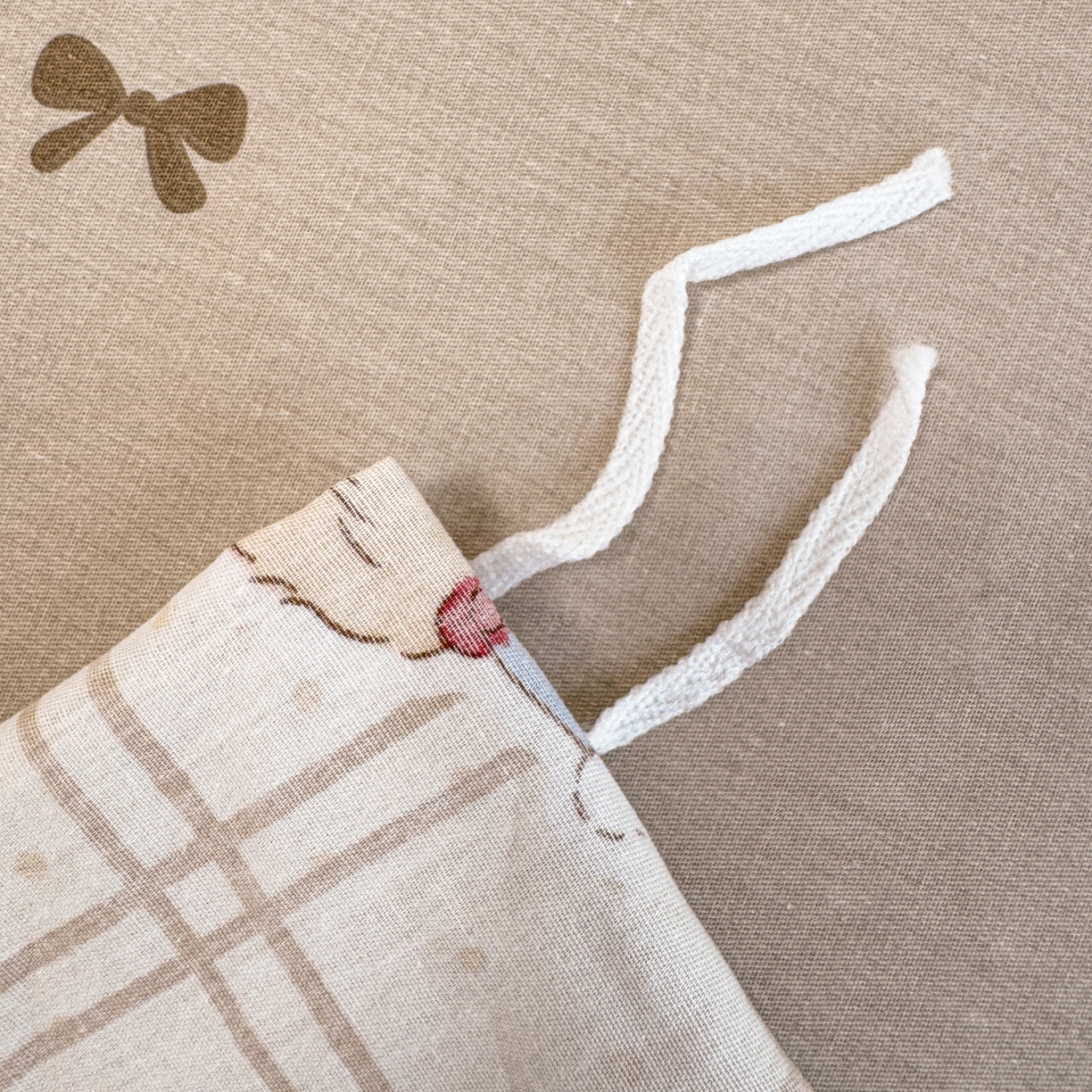 91家纺网 家纺一手货源 找家纺 呗旺鹿 2025新款40s全棉纯棉卡通印花学生系列四件套 班尼小狗