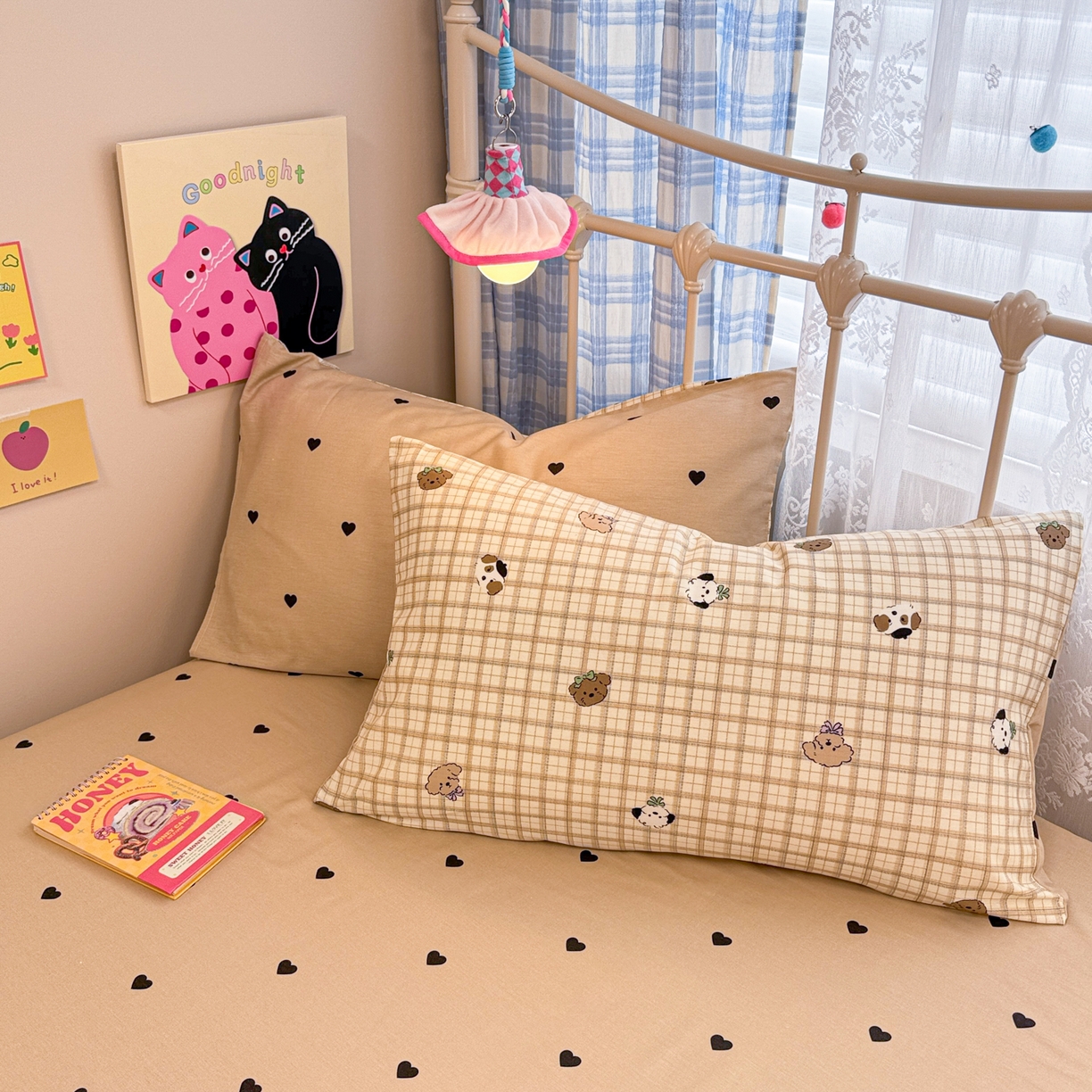 91家纺网 家纺一手货源 找家纺 呗旺鹿 2025新款40s全棉纯棉卡通印花学生系列四件套 焦糖小狗