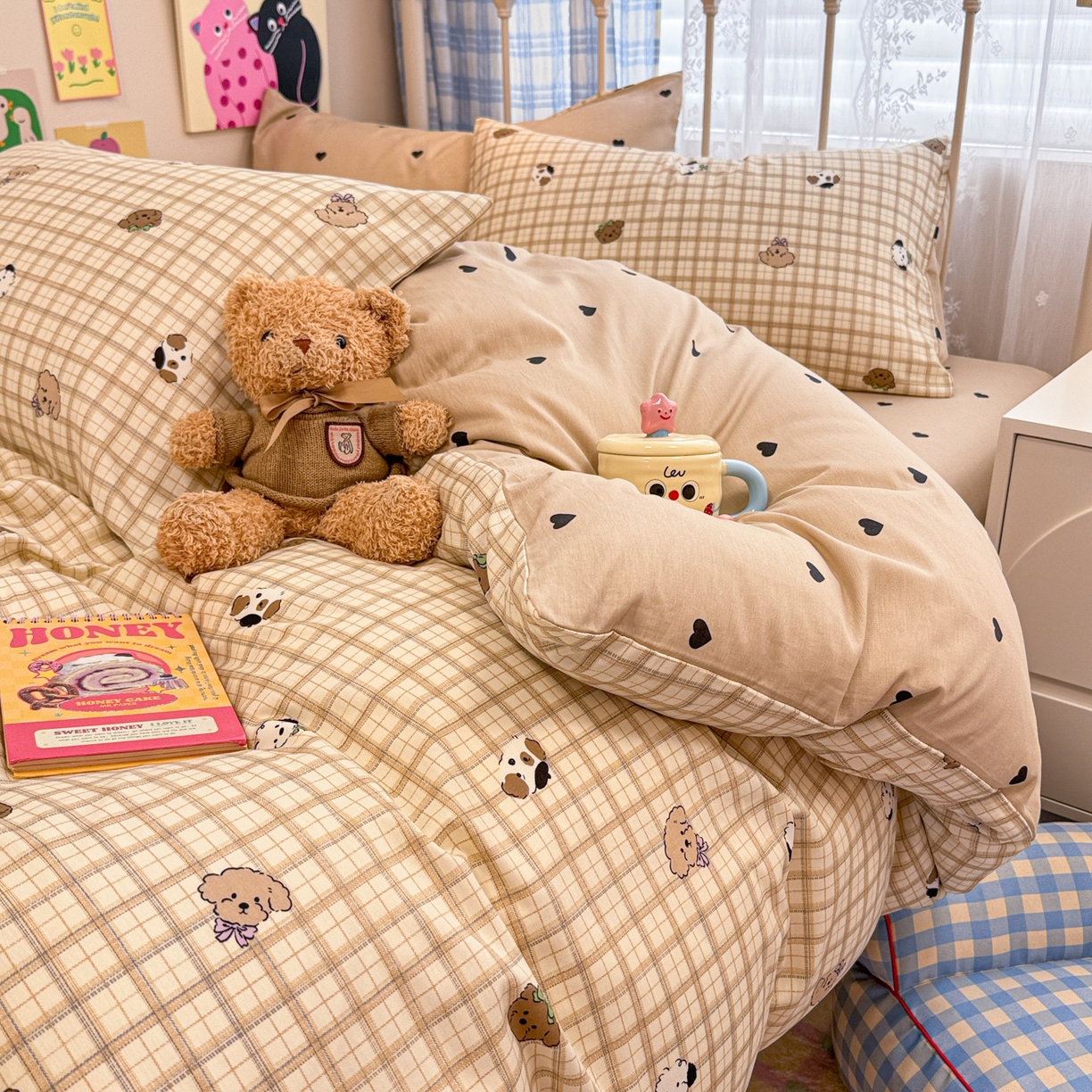 91家纺网 家纺一手货源 找家纺 呗旺鹿 2025新款40s全棉纯棉卡通印花学生系列四件套 焦糖小狗