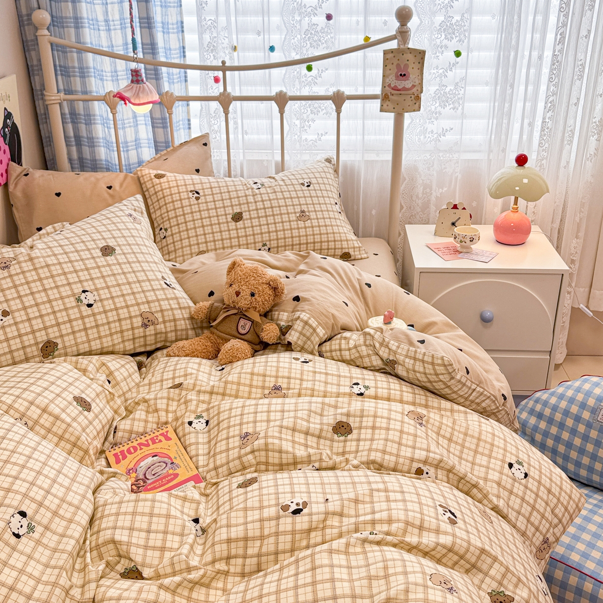 91家纺网 家纺一手货源 找家纺 呗旺鹿 2025新款40s全棉纯棉卡通印花学生系列四件套 焦糖小狗