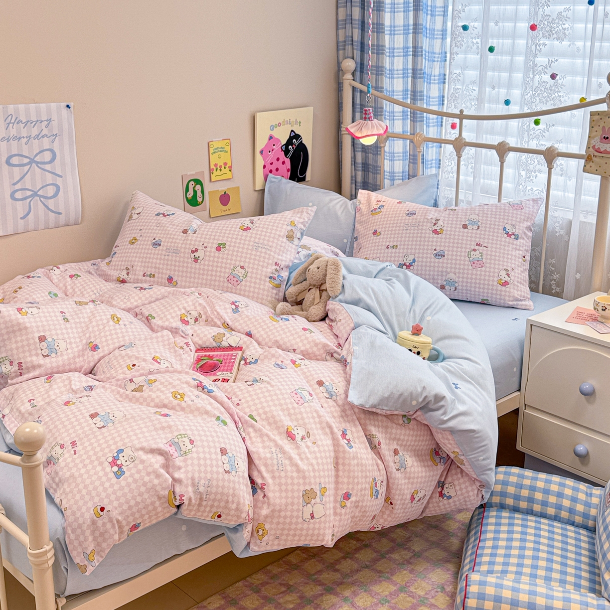 91家纺网 家纺一手货源 找家纺 呗旺鹿 2025新款40s全棉纯棉卡通印花学生系列四件套 忙绿的凯蒂