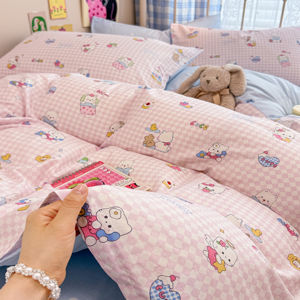 91家纺网 家纺一手货源 找家纺 呗旺鹿 2025新款40s全棉纯棉卡通印花学生系列四件套 忙绿的凯蒂