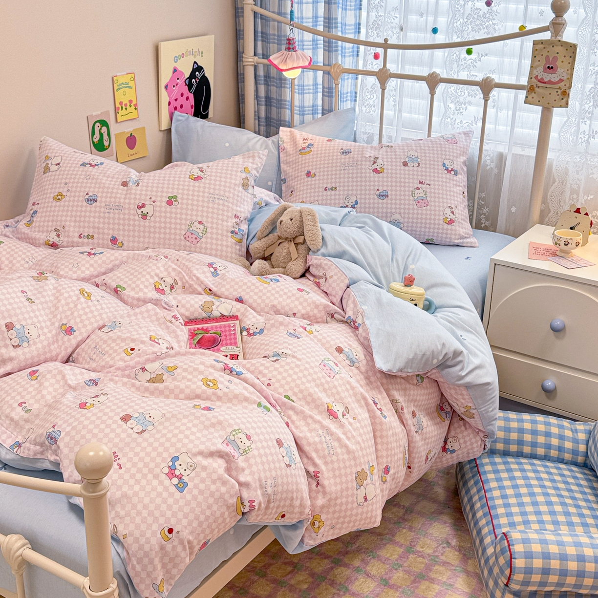 91家纺网 家纺一手货源 找家纺 呗旺鹿 2025新款40s全棉纯棉卡通印花学生系列四件套 忙绿的凯蒂