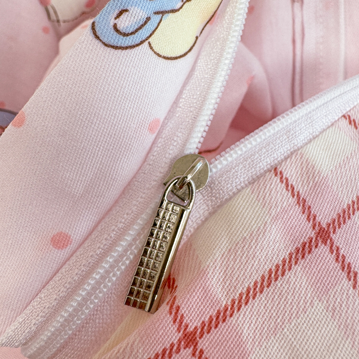 91家纺网 家纺一手货源 找家纺 呗旺鹿 2025新款40s全棉纯棉卡通印花学生系列四件套 甜品菲菲