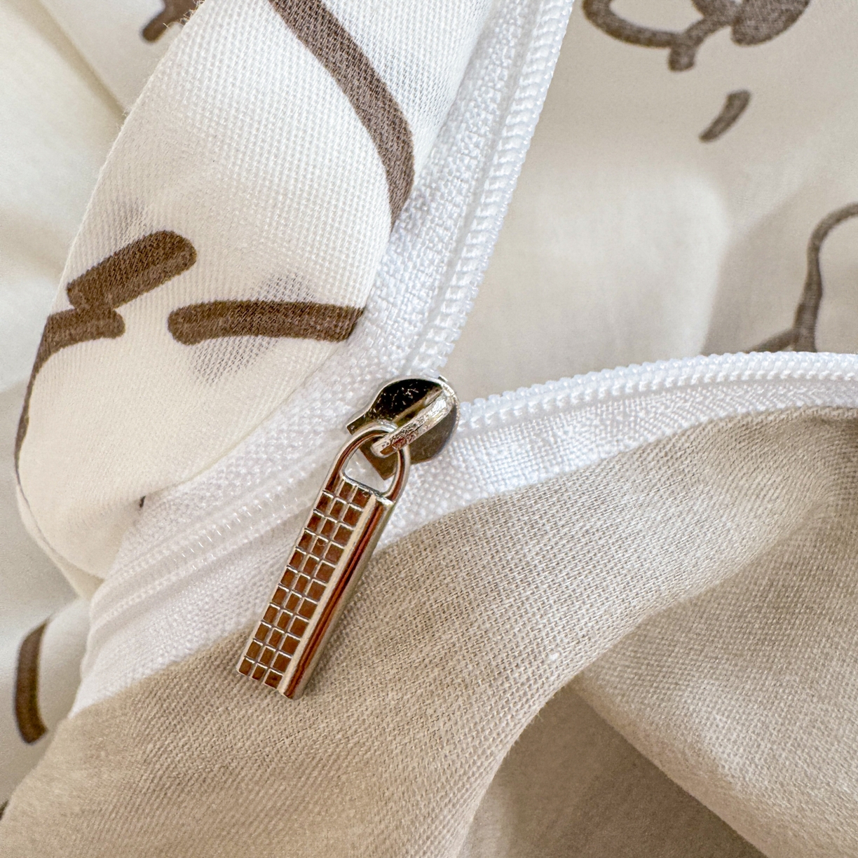 91家纺网 家纺一手货源 找家纺 呗旺鹿 2025新款40s全棉纯棉卡通印花学生系列四件套 耶耶熊