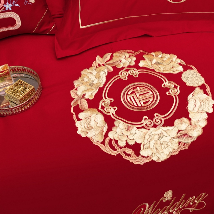 91家纺网 家纺一手货源 找家纺 千禧家纺2025新款13372全棉绣花婚庆四件套 福禧相传