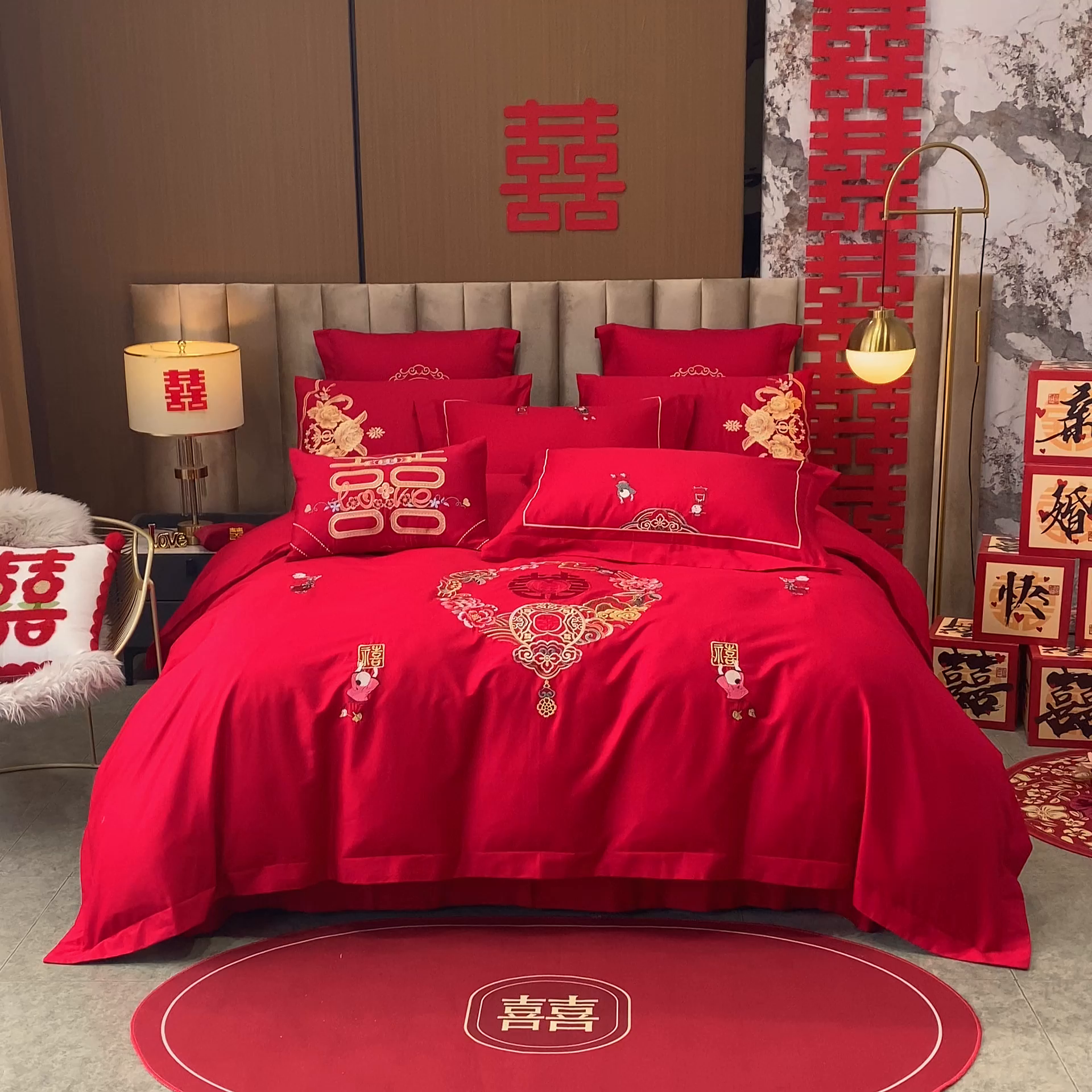 91家纺网 家纺一手货源 找家纺 千禧家纺2025新款13372全棉绣花婚庆四件套 百福绵延