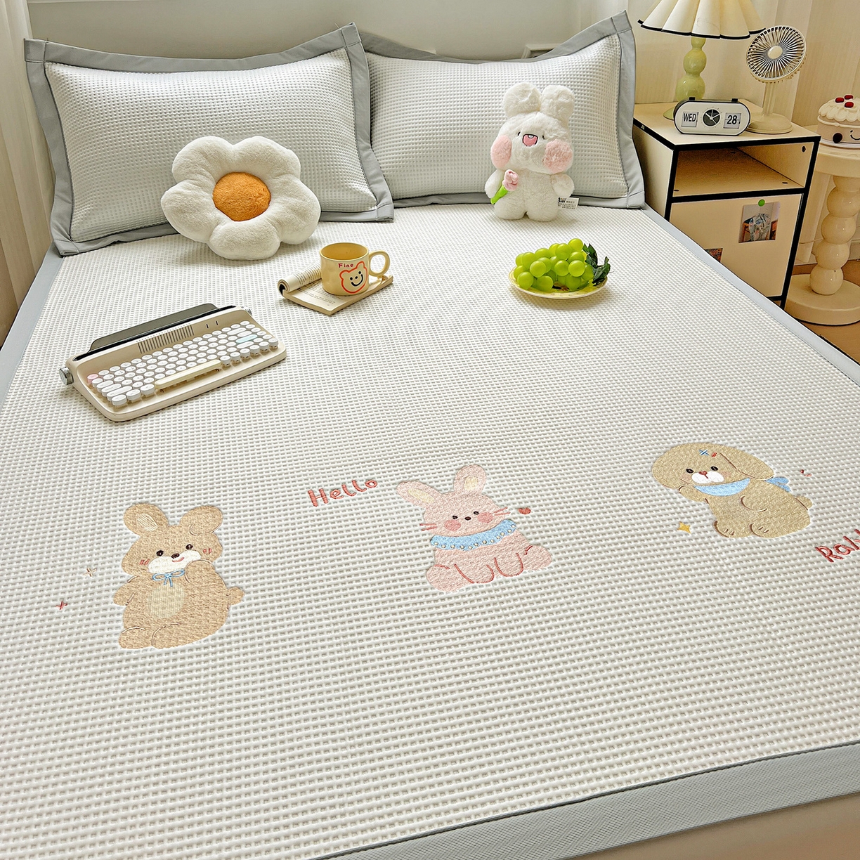 91家纺网 家纺一手货源 找家纺 慕尚家纺 2025新款冰豆豆带有乙纶刺绣凉席席子床席款 太棒了的兔-白 床席款