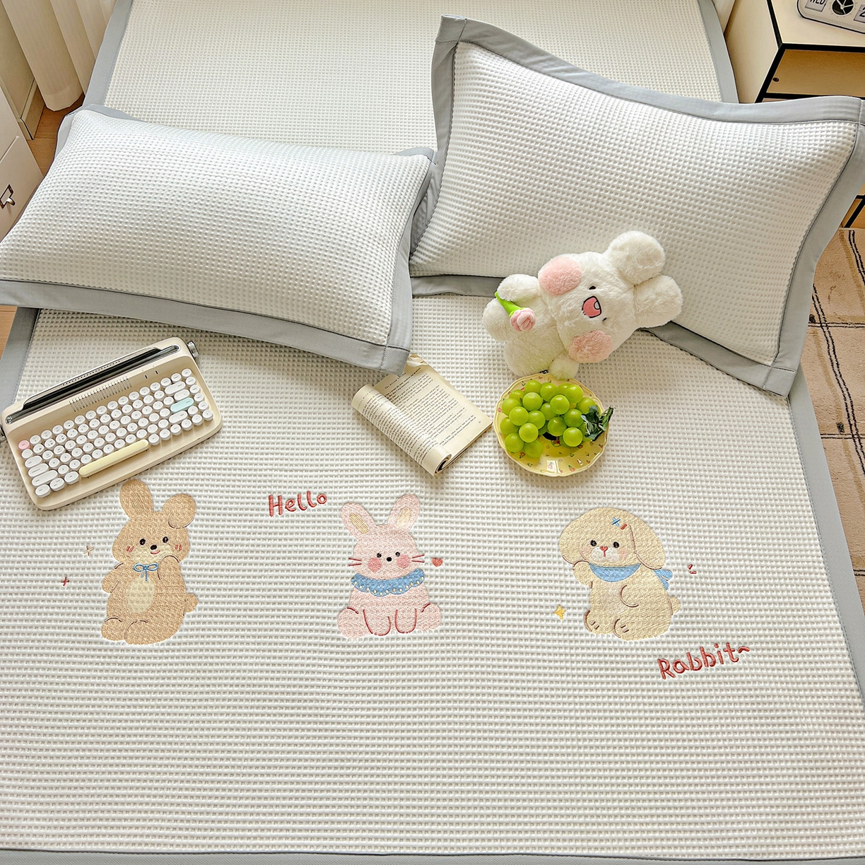 91家纺网 家纺一手货源 找家纺 慕尚家纺 2025新款冰豆豆带有乙纶刺绣凉席席子床席款 太棒了的兔-白 床席款