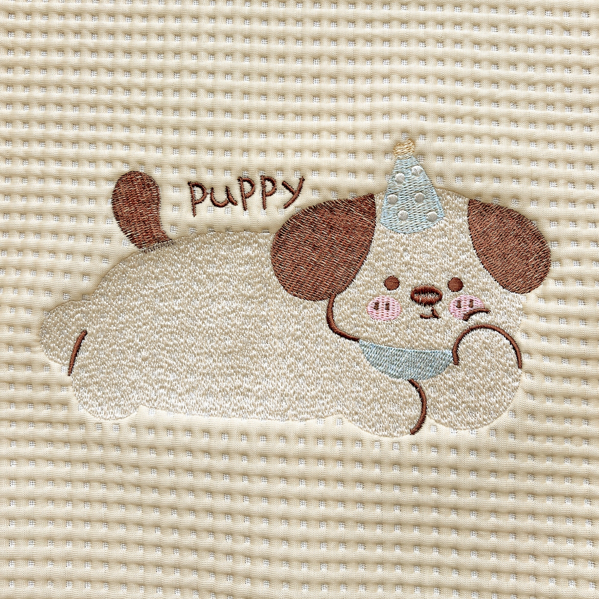 91家纺网 家纺一手货源 找家纺 慕尚家纺 2025新款冰豆豆带有乙纶刺绣凉席席子床席款 懒可爱熊 床席款