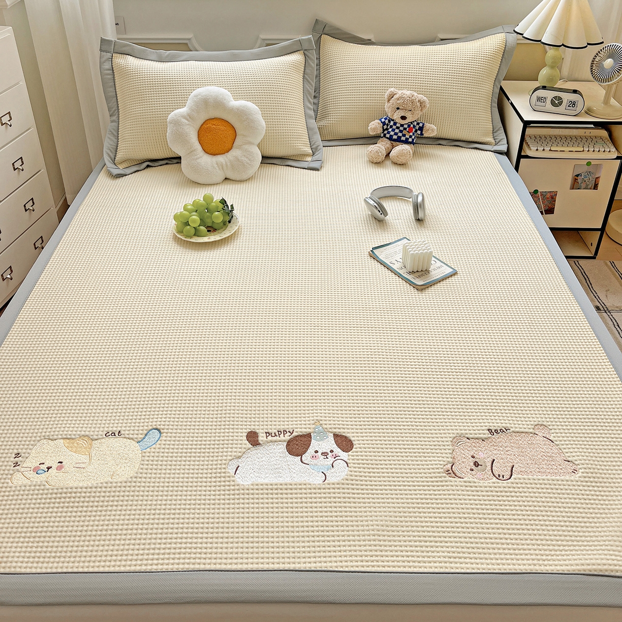 91家纺网 家纺一手货源 找家纺 （总）慕尚家纺 2025新款冰豆豆带有乙纶刺绣凉席席子床席款