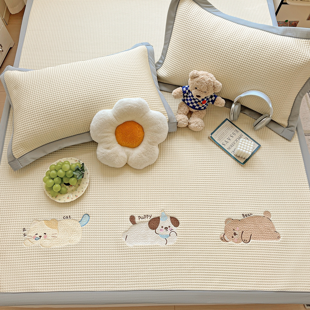 91家纺网 家纺一手货源 找家纺 （总）慕尚家纺 2025新款冰豆豆带有乙纶刺绣凉席席子床席款