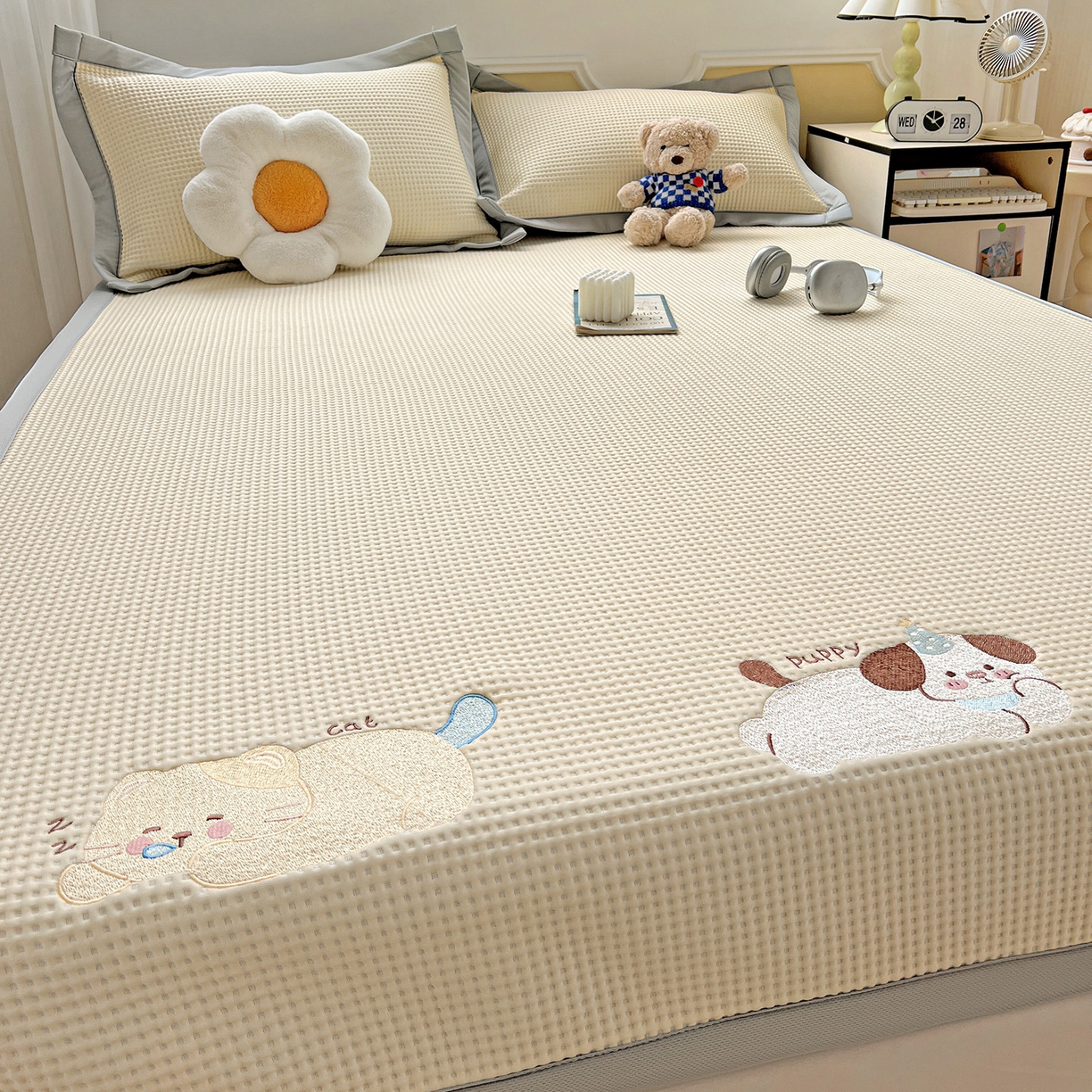 91家纺网 家纺一手货源 找家纺 （总）慕尚家纺 2025新款冰豆豆带有乙纶刺绣凉席席子床席款