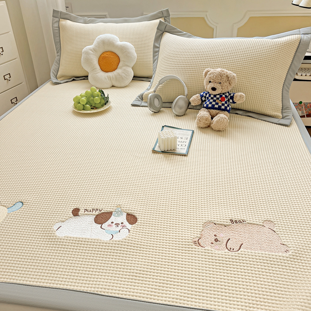 91家纺网 家纺一手货源 找家纺 （总）慕尚家纺 2025新款冰豆豆带有乙纶刺绣凉席席子床席款