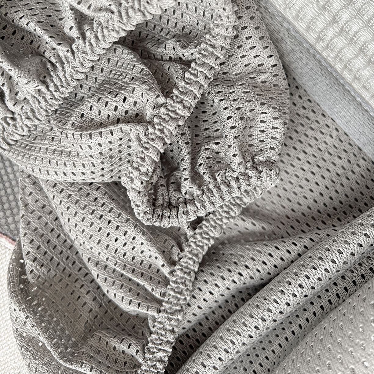 91家纺网 家纺一手货源 找家纺 慕尚家纺 2025新款冰豆豆带有乙纶刺绣凉席席子床笠款 小小可爱兔 床笠款