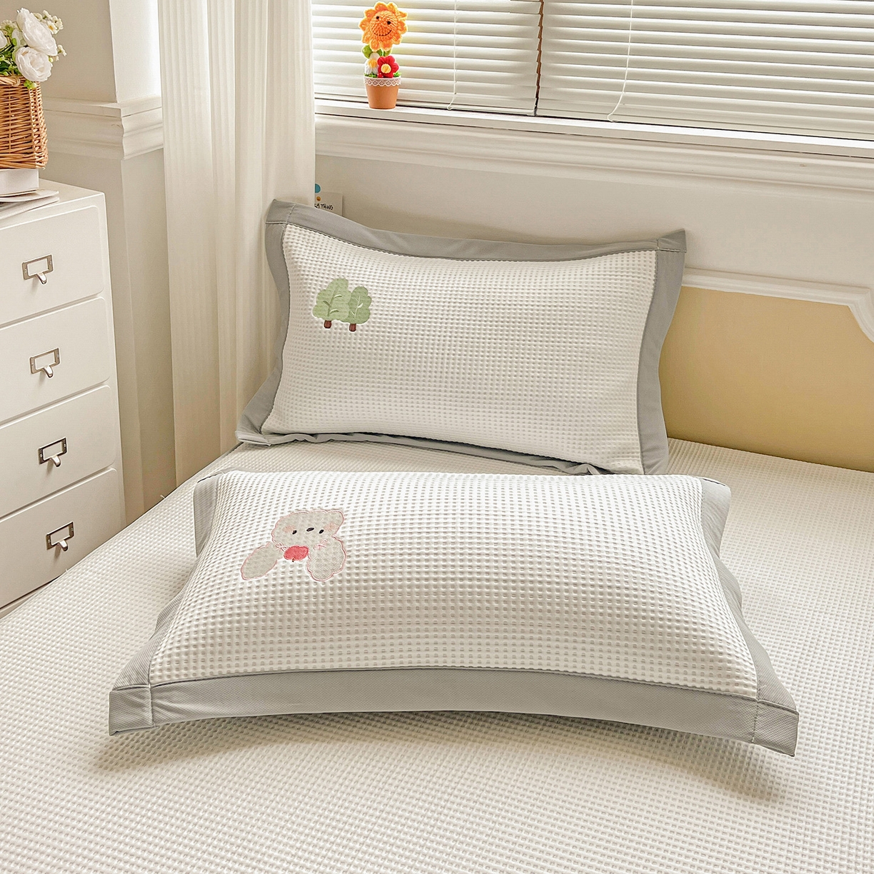 91家纺网 家纺一手货源 找家纺 慕尚家纺 2025新款冰豆豆带有乙纶刺绣凉席席子床笠款 小小可爱兔 床笠款