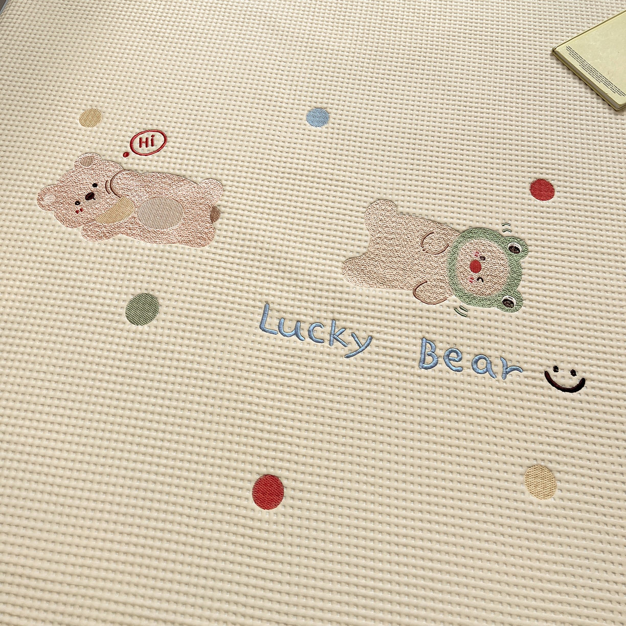 91家纺网 家纺一手货源 找家纺 慕尚家纺 2025新款冰豆豆带有乙纶刺绣凉席席子床笠款 派对熊 床笠款