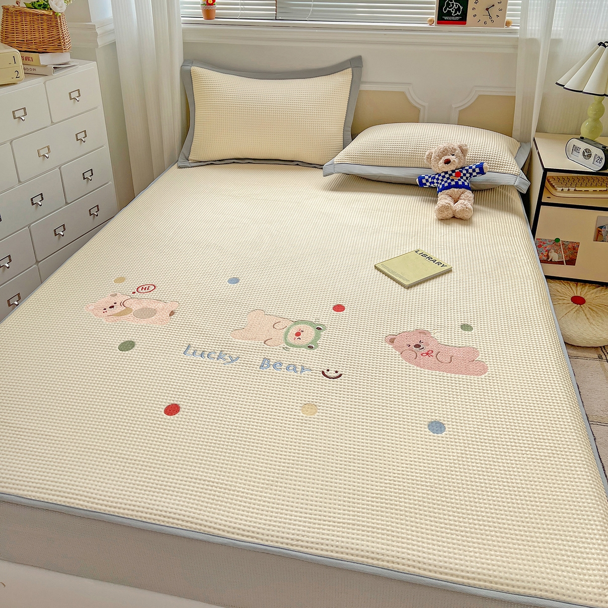 91家纺网 家纺一手货源 找家纺 （总）慕尚家纺 2025新款冰豆豆带有乙纶刺绣凉席席子床笠款