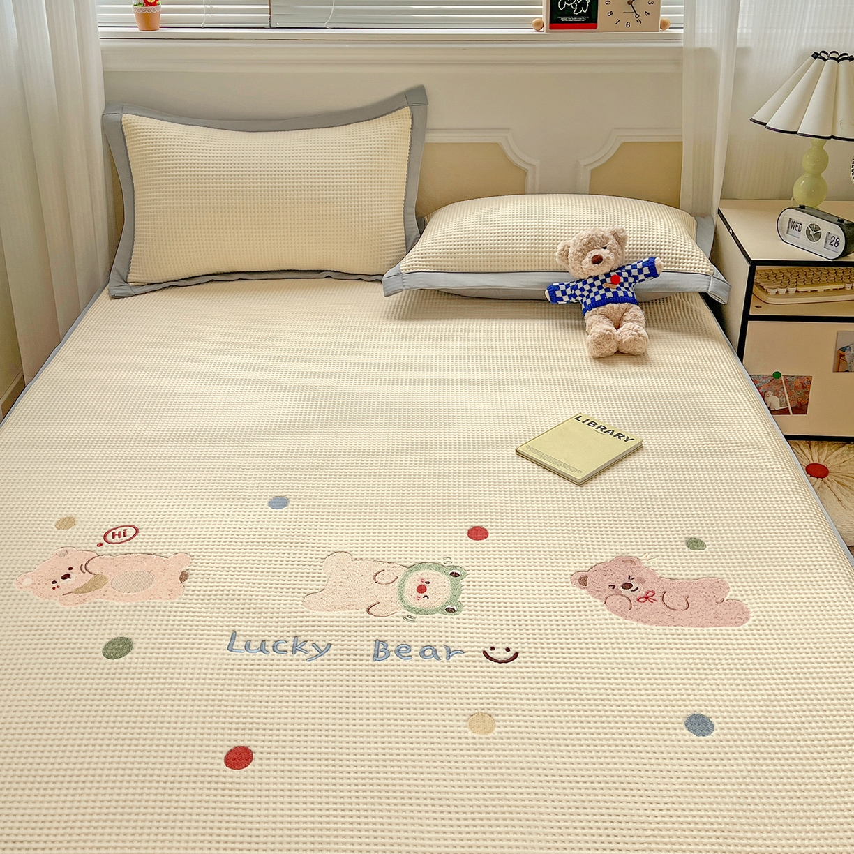 91家纺网 家纺一手货源 找家纺 （总）慕尚家纺 2025新款冰豆豆带有乙纶刺绣凉席席子床笠款