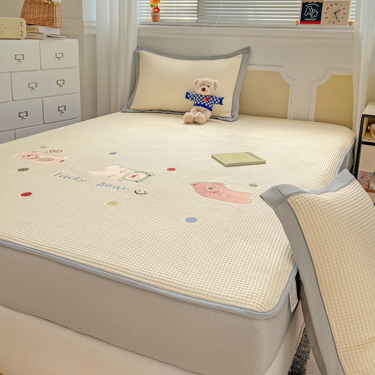 91家纺网 家纺一手货源 找家纺 （总）慕尚家纺 2025新款冰豆豆带有乙纶刺绣凉席席子床笠款