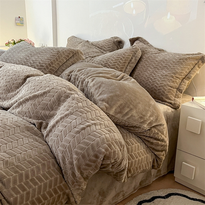 91家纺网 家纺一手货源 找家纺 （总）兰紫橙2025新款牛奶绒色织提花四件套