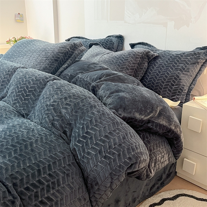 91家纺网 家纺一手货源 找家纺 （总）兰紫橙2025新款牛奶绒色织提花四件套