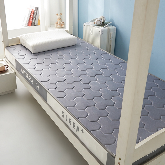 91家纺网 家纺一手货源 找家纺 一禾 2025新款立体纯色海绵牛奶丝床垫-学生床垫 立体灰