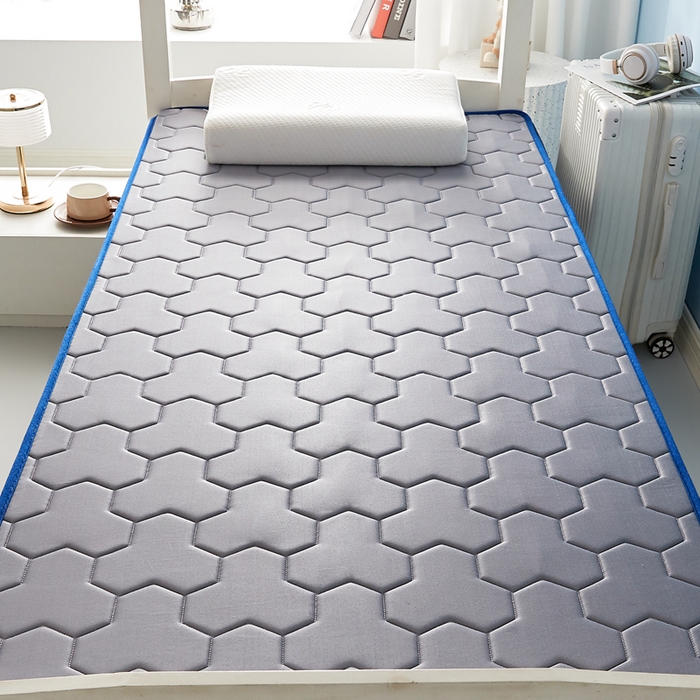 91家纺网 家纺一手货源 找家纺 一禾 2025新款立体纯色海绵牛奶丝床垫-学生床垫 立体灰蓝