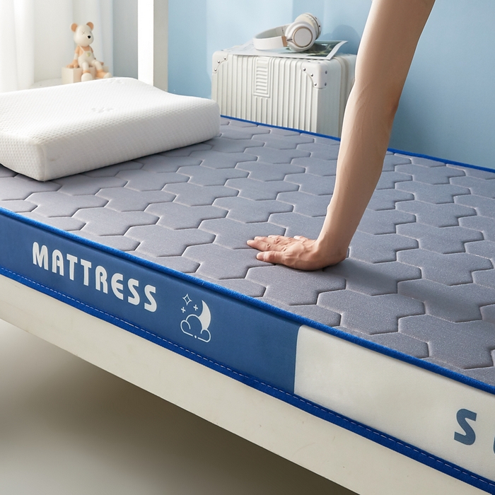 91家纺网 家纺一手货源 找家纺 一禾 2025新款立体纯色海绵牛奶丝床垫-学生床垫 立体灰蓝