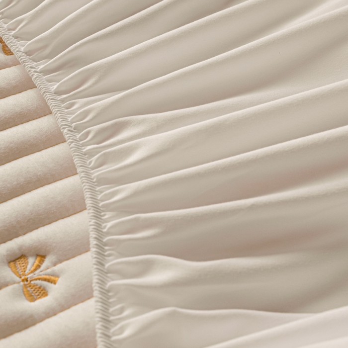 91家纺网 家纺一手货源 找家纺 （总）暖季家纺 2025新款A类亲肤面料夹棉绣花床笠-不防水款