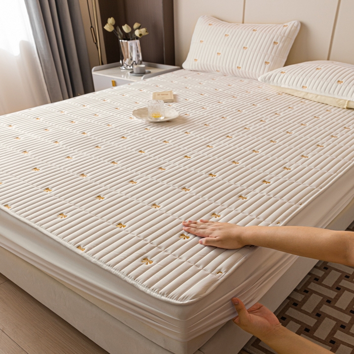 91家纺网 家纺一手货源 找家纺 （总）暖季家纺 2025新款A类亲肤面料夹棉绣花床笠-不防水款