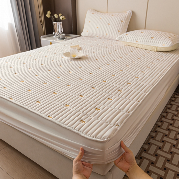 91家纺网 家纺一手货源 找家纺 （总）暖季家纺 2025新款A类亲肤面料夹棉绣花床笠-不防水款