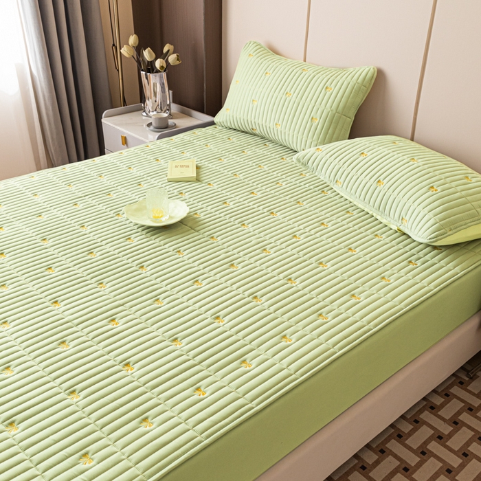 91家纺网 家纺一手货源 找家纺 暖季家纺 2025新款A类亲肤面料夹棉绣花床笠-不防水款 小蝴蝶结-果绿-普通款