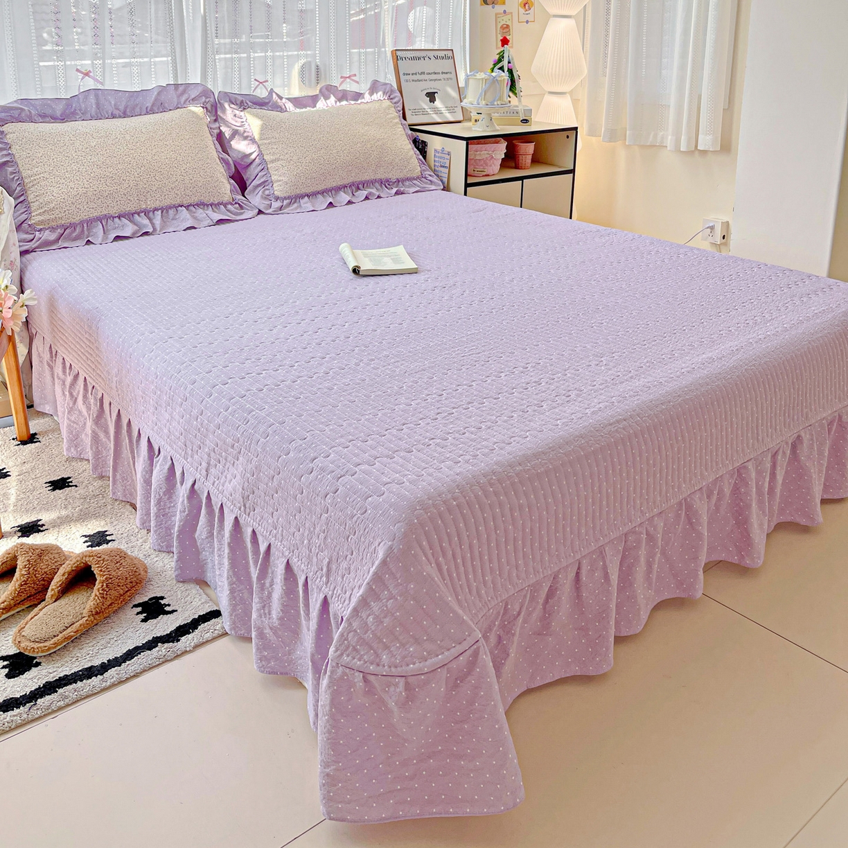 91家纺网 家纺一手货源 找家纺 2025秋冬加厚款云感亲肤棉邹邹纱床盖床裙四件套-仙美密拷花边 波点女王-丁香紫