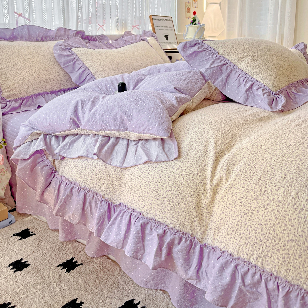 91家纺网 家纺一手货源 找家纺 2025秋冬加厚款云感亲肤棉邹邹纱床盖床裙四件套-仙美密拷花边 波点女王-丁香紫