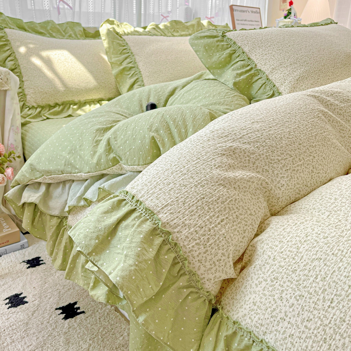 91家纺网 家纺一手货源 找家纺 2025秋冬加厚款云感亲肤棉邹邹纱床盖床裙四件套-仙美密拷花边 波点女王-抹茶绿