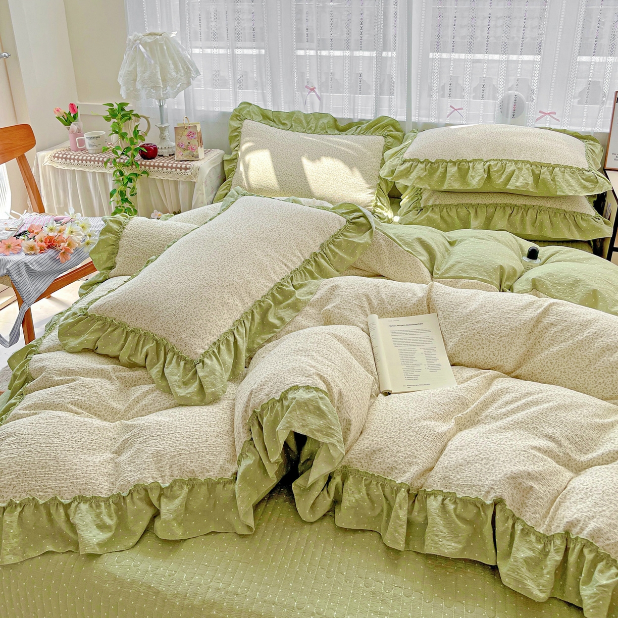 91家纺网 家纺一手货源 找家纺 2025秋冬加厚款云感亲肤棉邹邹纱床盖床裙四件套-仙美密拷花边 波点女王-抹茶绿
